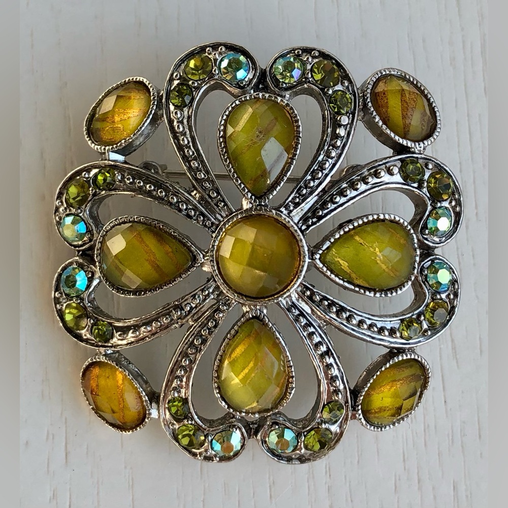 Beautiful Silver Tone Brooch